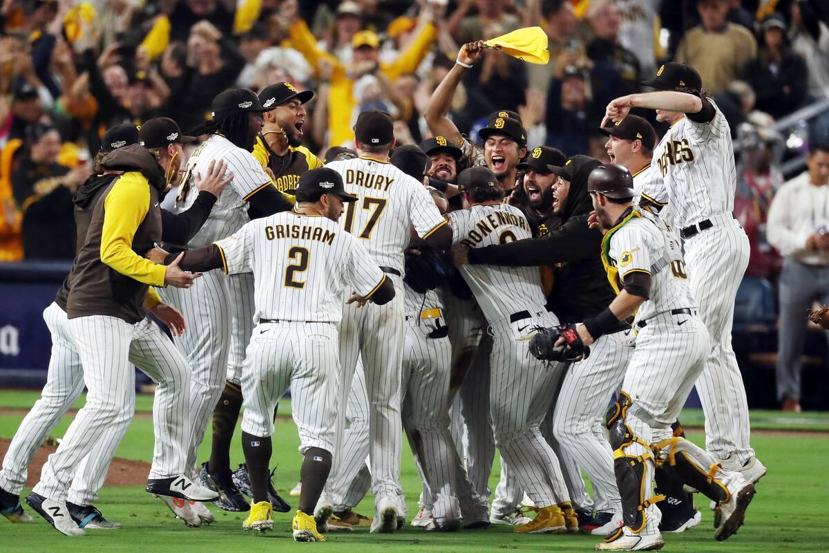 Padres caen 2-0 ante Phillies con dos jonrones en Juego 1 de Serie de Campeonato