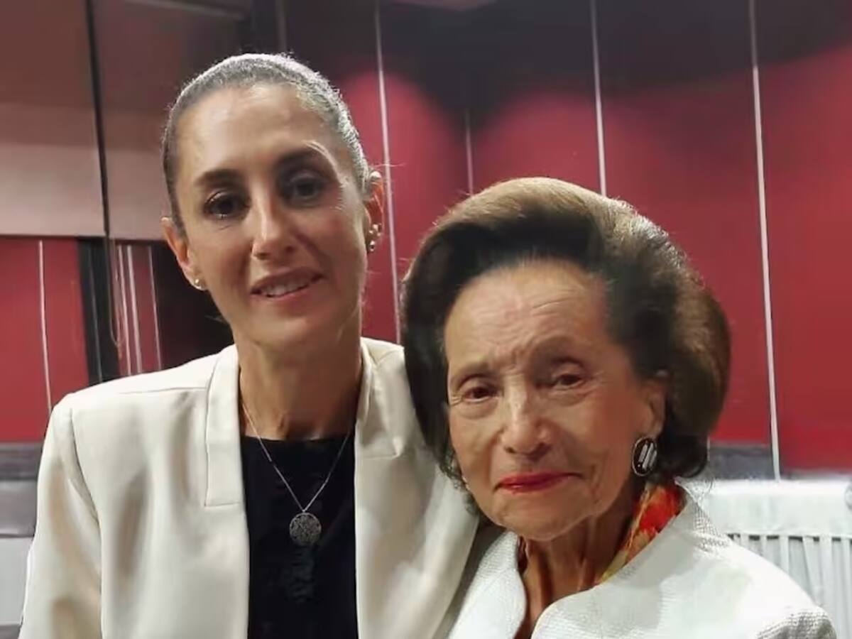 Claudia Sheinbaum junto a Ifigenia Martínez en un evento previo a la toma de posesión presidencial