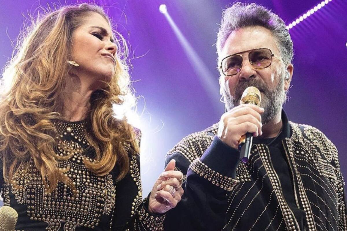 Lucero da inesperado ‘beso’ a Mijares en concierto ofrecido en Puerto Rico; redes reaccionan