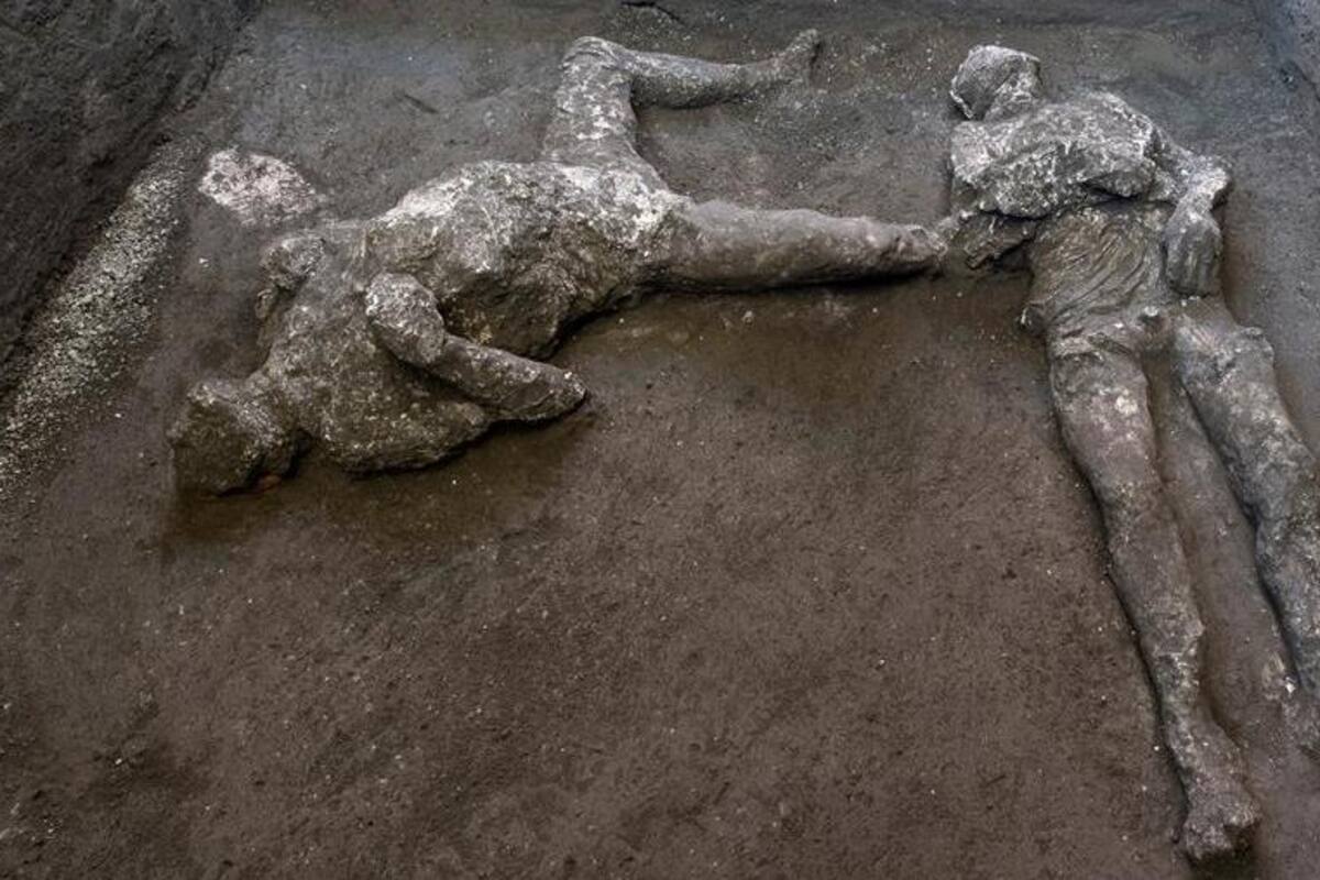 Hallan y reconstruyen en Pompeya dos cuerpos con sus ropas; presumen era un noble y su esclavo