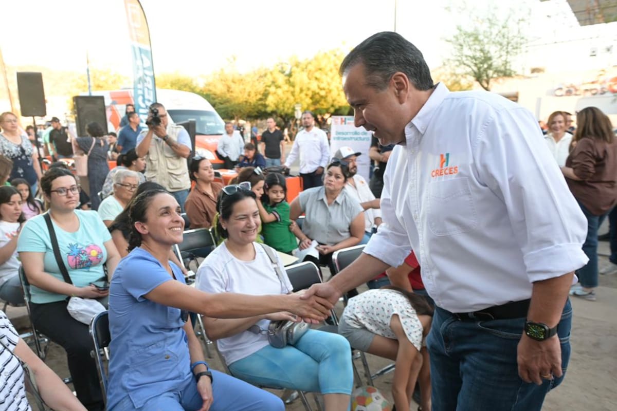Llevan servicios y descuentos a familias de Urbi Villas del Cedro con “Miércoles en tu colonia”