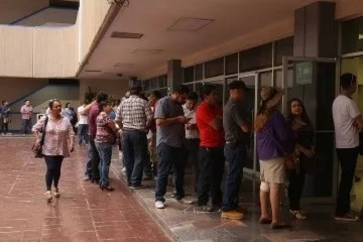 Docentes solicitan a Gobernador el pago de su salario