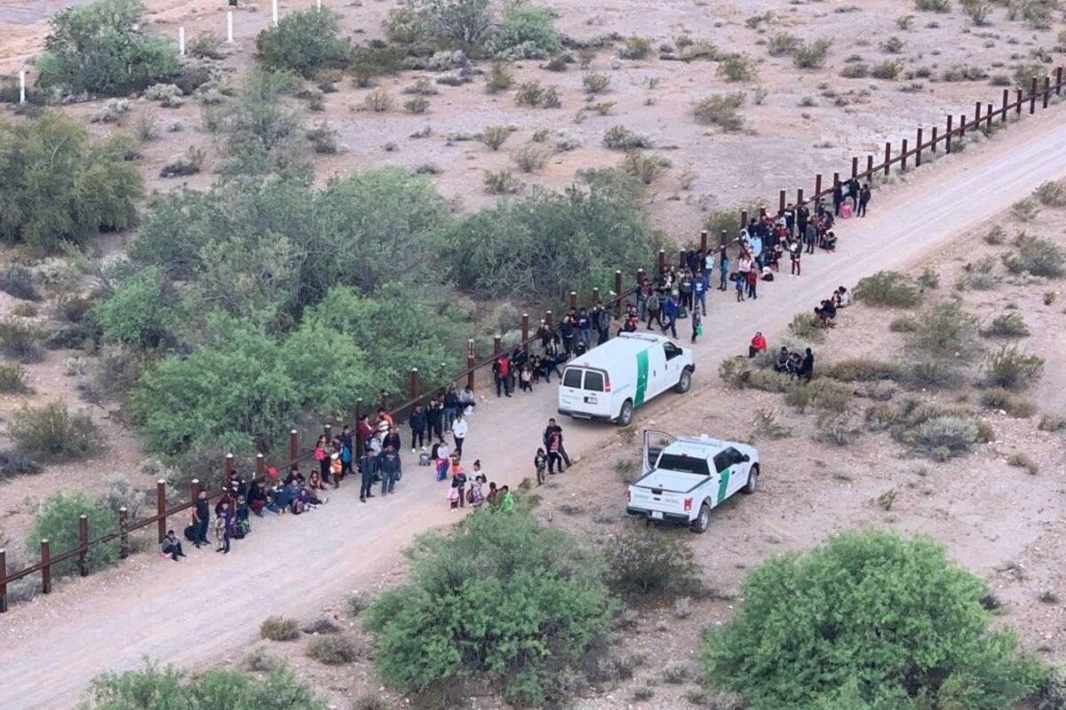 Más de 200 personas ingresan ilegalmente a EU