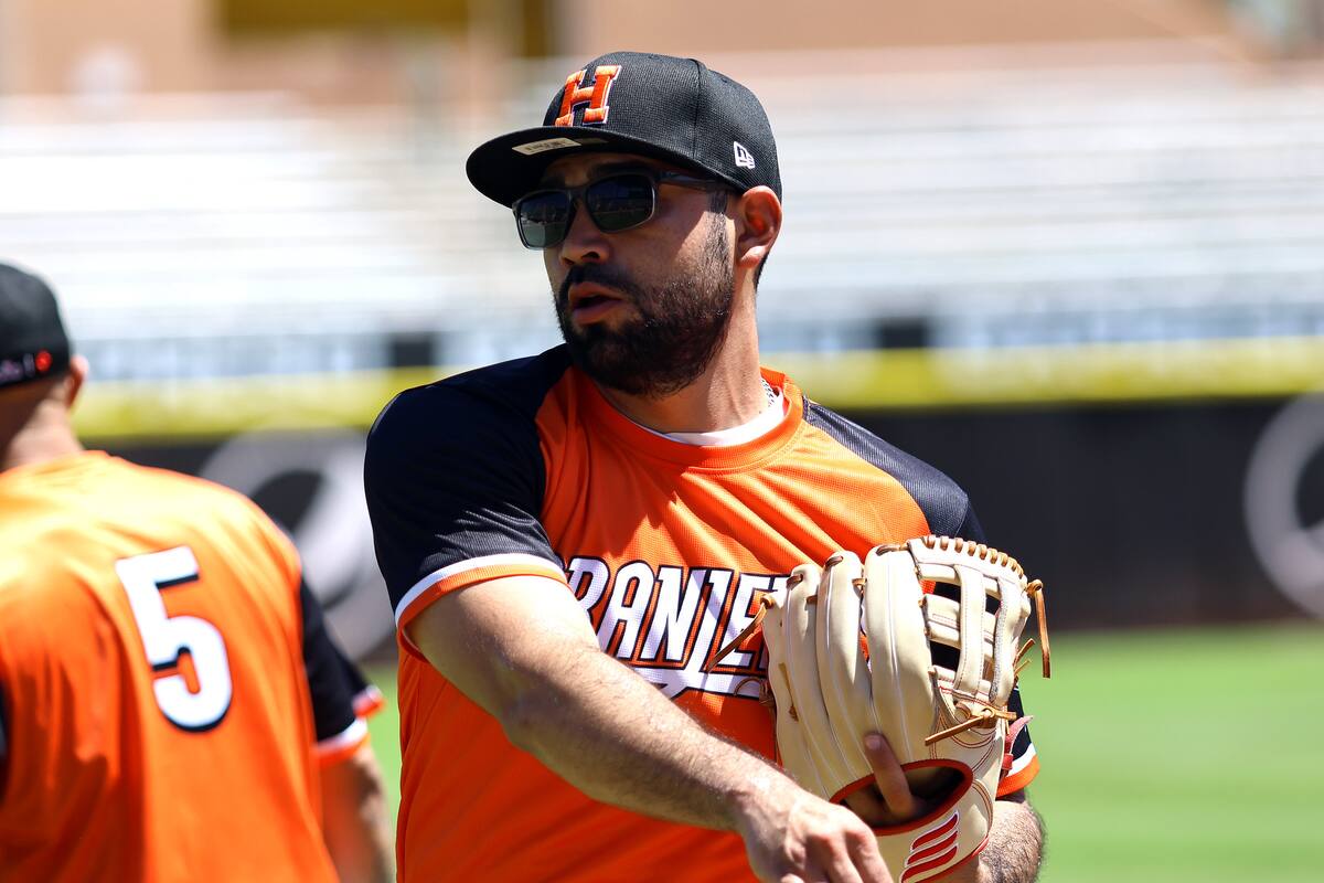 Peleará Alex Robles por un lugar en el infield de Naranjeros
