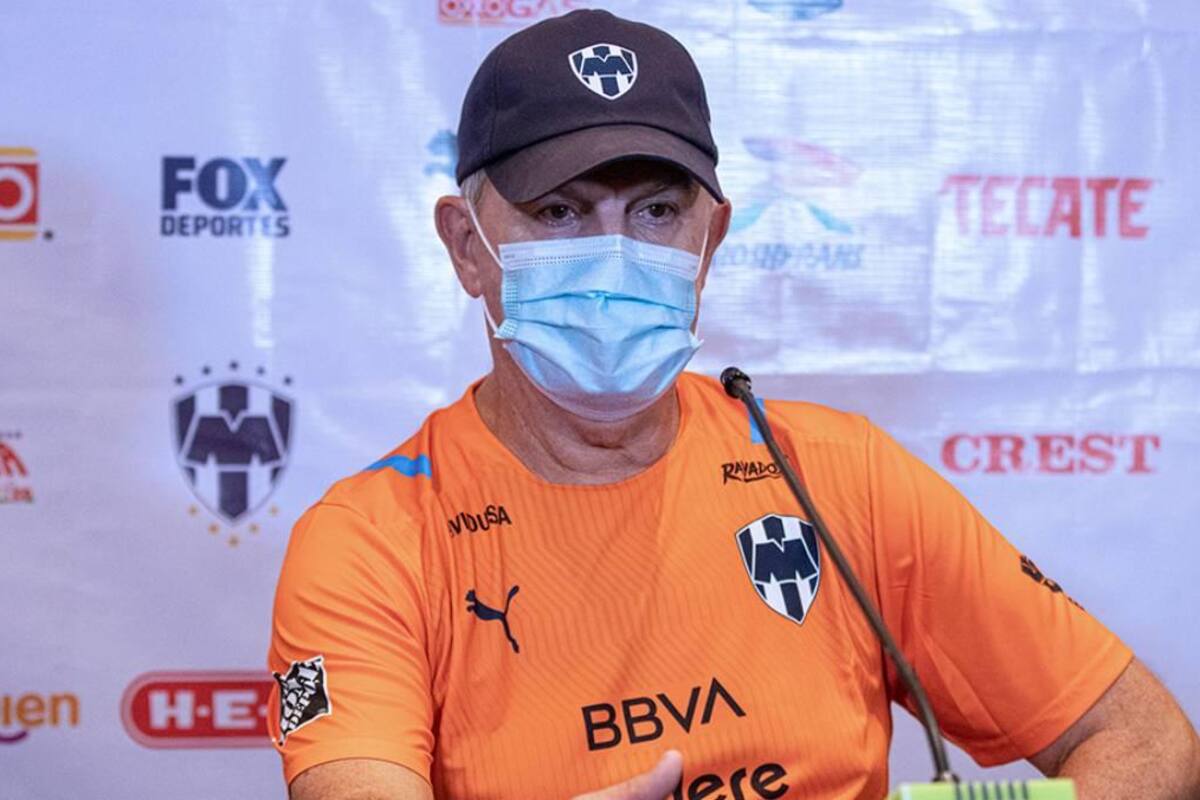 Afición de Rayados de Monterrey amenaza de muerte a Javier Aguirre y directivos