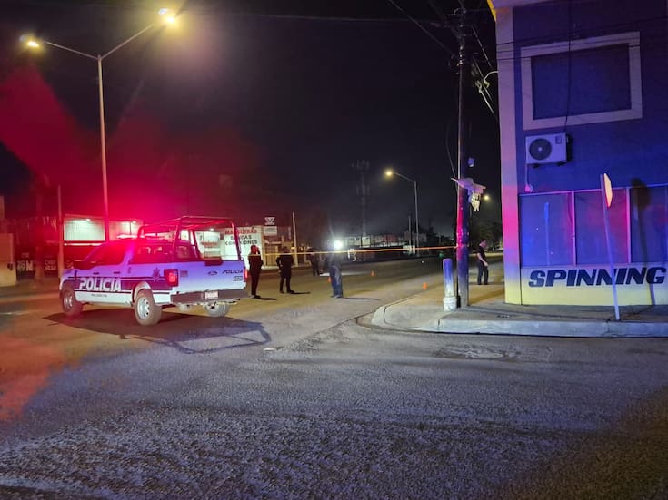 Balean a taxista en la Vicente Guerrero; manejó herido hasta desplomarse frente a un colegio