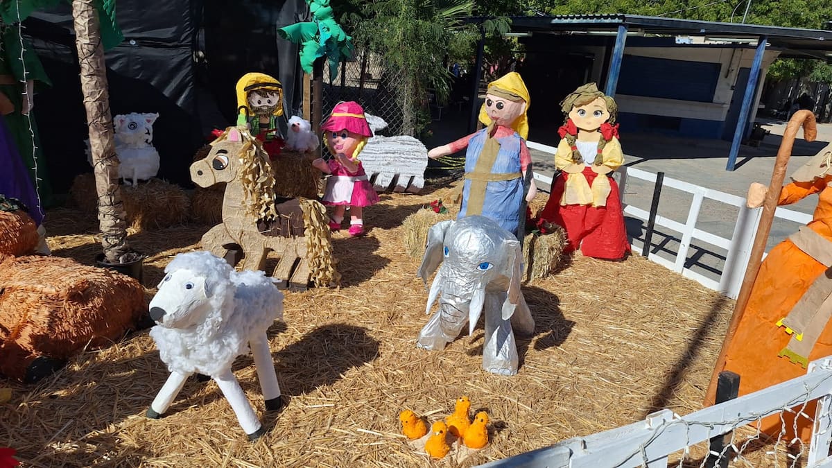 Entre creatividad y unión, estudiantes de la Secundaria Juan Escutia hicieron su propio Nacimiento con materiales reciclados para preservar la magia y el espíritu de la Navidad