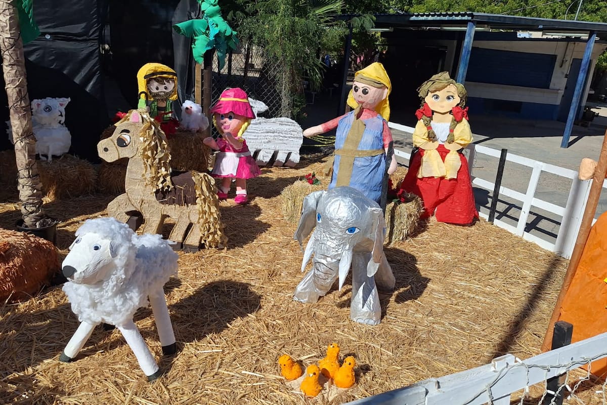 Entre creatividad y unión, estudiantes de la Secundaria Juan Escutia hicieron su propio Nacimiento con materiales reciclados para preservar la magia y el espíritu de la Navidad