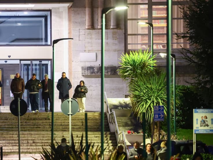 Fiscalía de Nápoles abrió investigación por posible homicidio culposo tras muerte de niño de 2 años luego de trasplante cardíaco con órgano dañado transportado desde Bolzano, según reportes oficiales y cobertura de medios