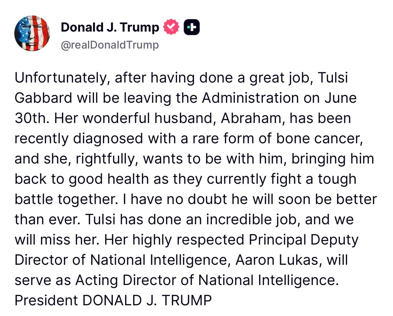 Trump reacciona a renuncia de Tulsi Gabbard.