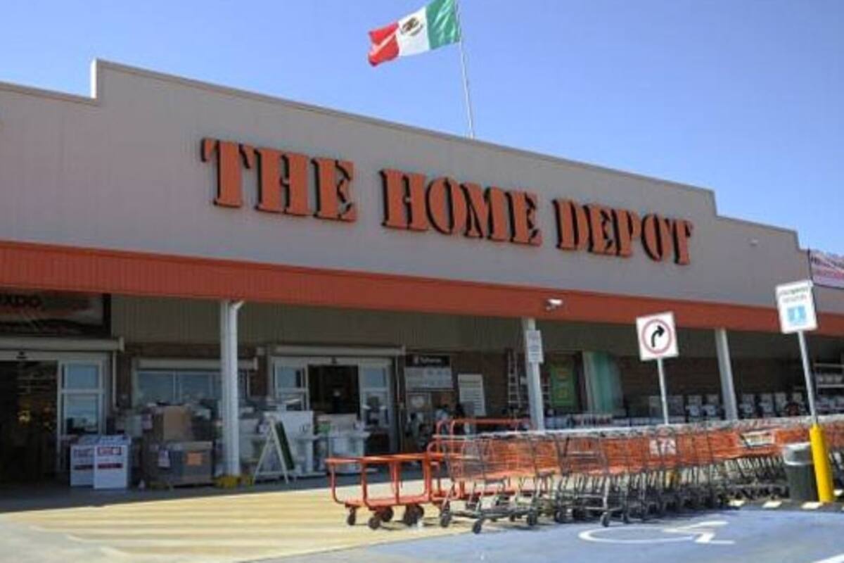 Michoacán: Mujer es asesinada en estacionamiento de Home Depot