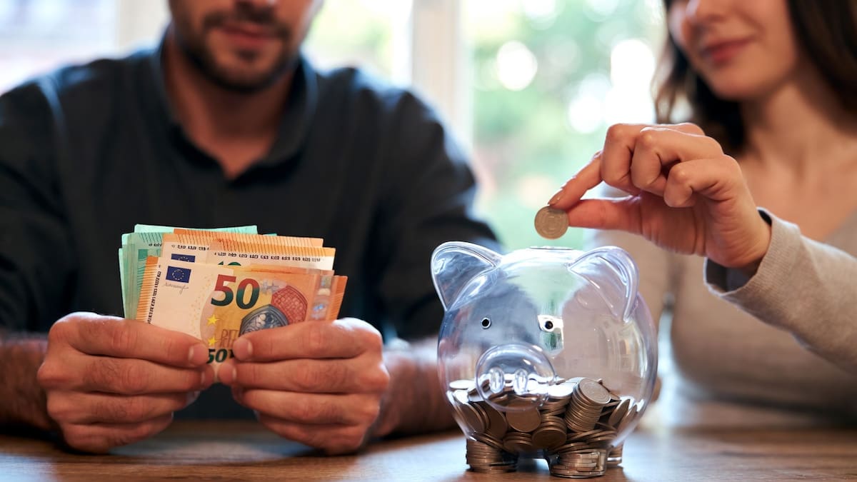 El fondo de emergencias no debe contener cualquier cantidad, que sobre de los ingresos, sino que debe estar bien planeado para poder cubrir los gastos de varios meses