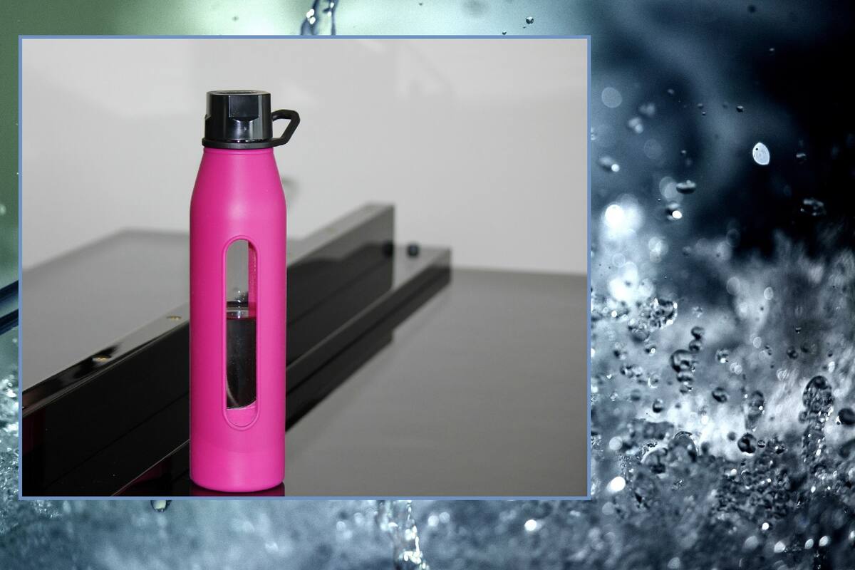 Botellas de agua reutilizables pueden convertirse en un foco de bacterias