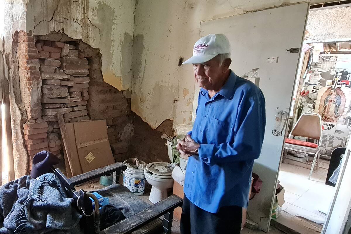 Hermosillo: Se cae a pedazos un muro de la casa de Don Jesús; requiere apoyo