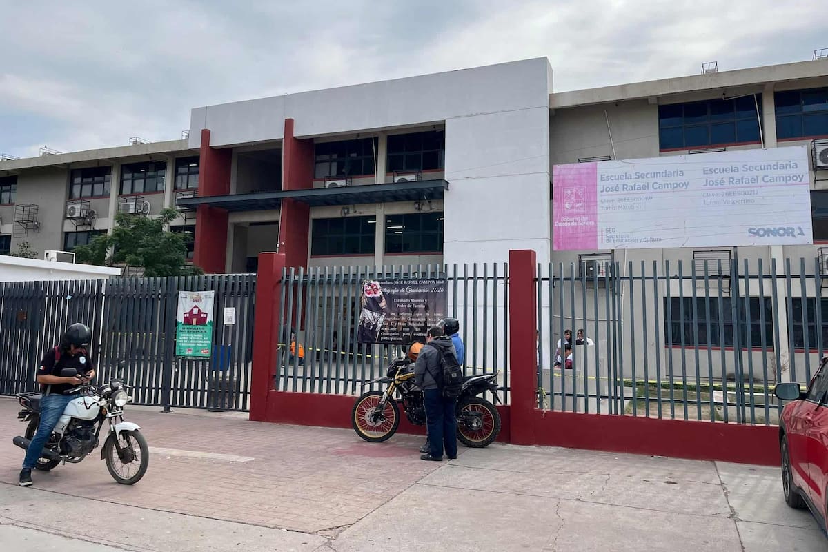Fumigan contra el dengue en escuela secundaria de Ciudad Obregón