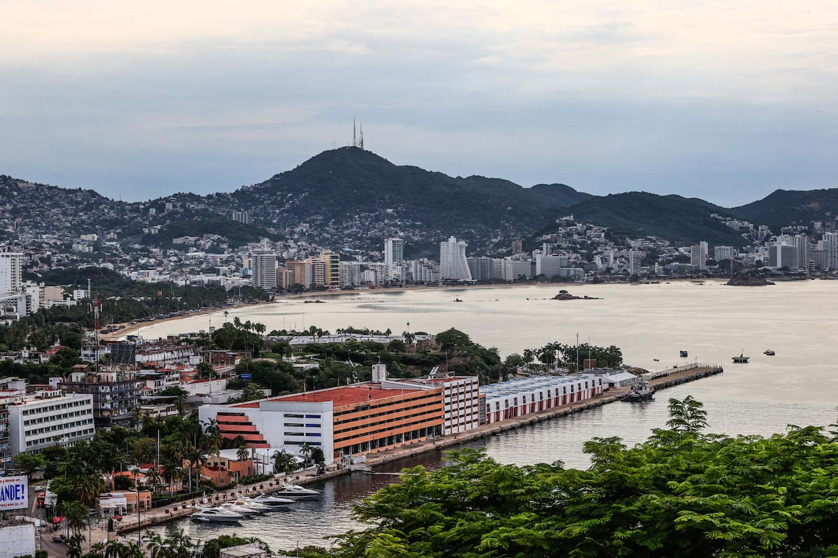 Fotografía de una zona de playas en Acapulco, estado de Guerrero (México). Imagen de archivo. EFE/ David Guzmán