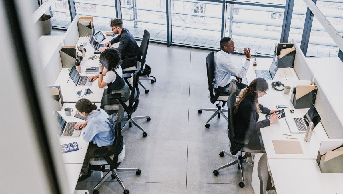 Coparmex Juárez propuso una reforma laboral gradual que reduzca la jornada semanal a 40 horas a partir de 2027, con medidas como pago por hora y deducciones fiscales.