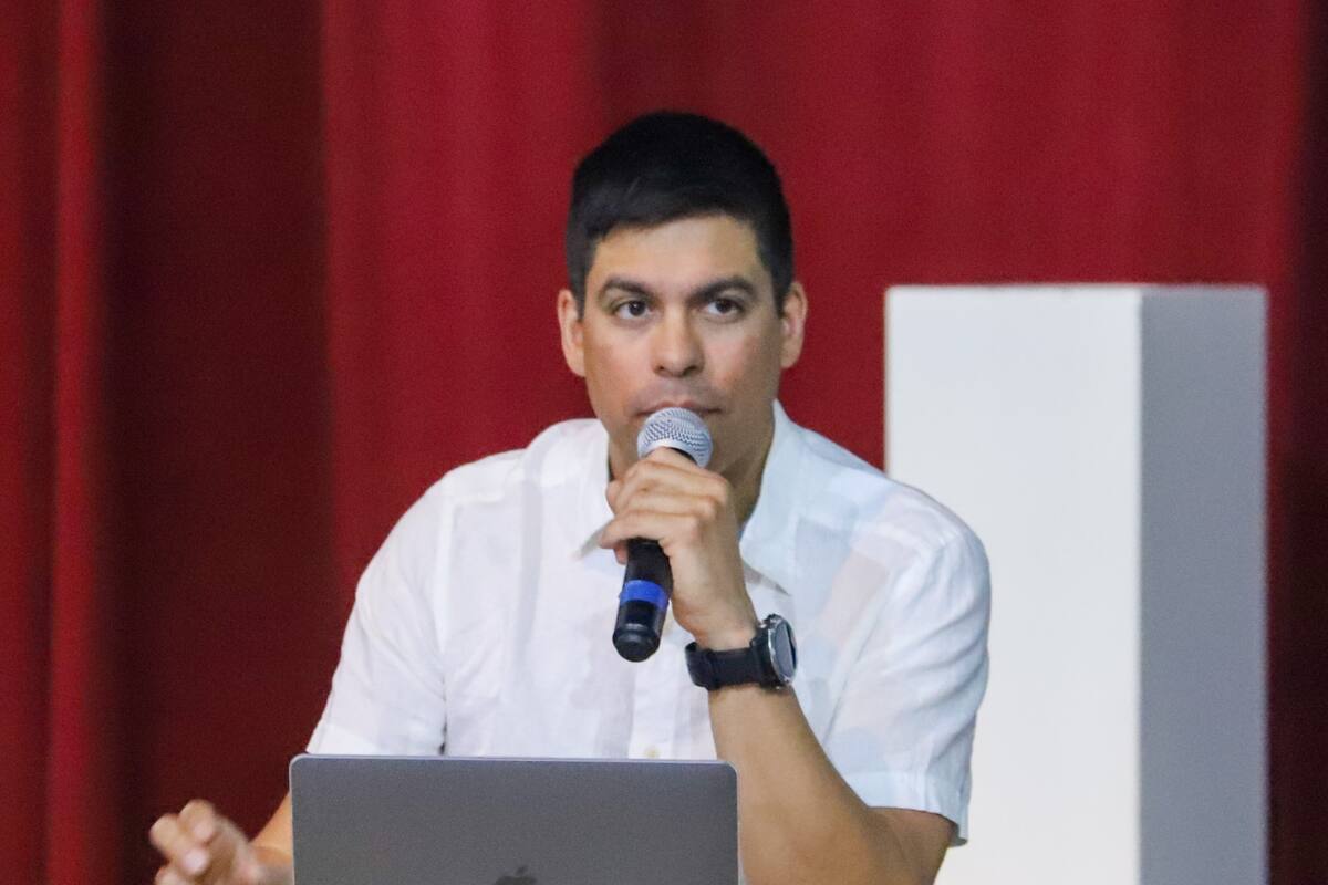 Abordan peligro de redes sociales y la pornografía