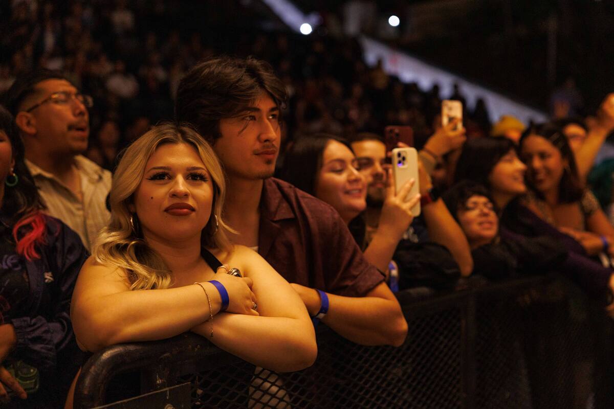 Chicano Batman  se presentó en el Cal Coast Credit Union como parte de su gira con el nuevo álbum “Notebook Fantasy”.