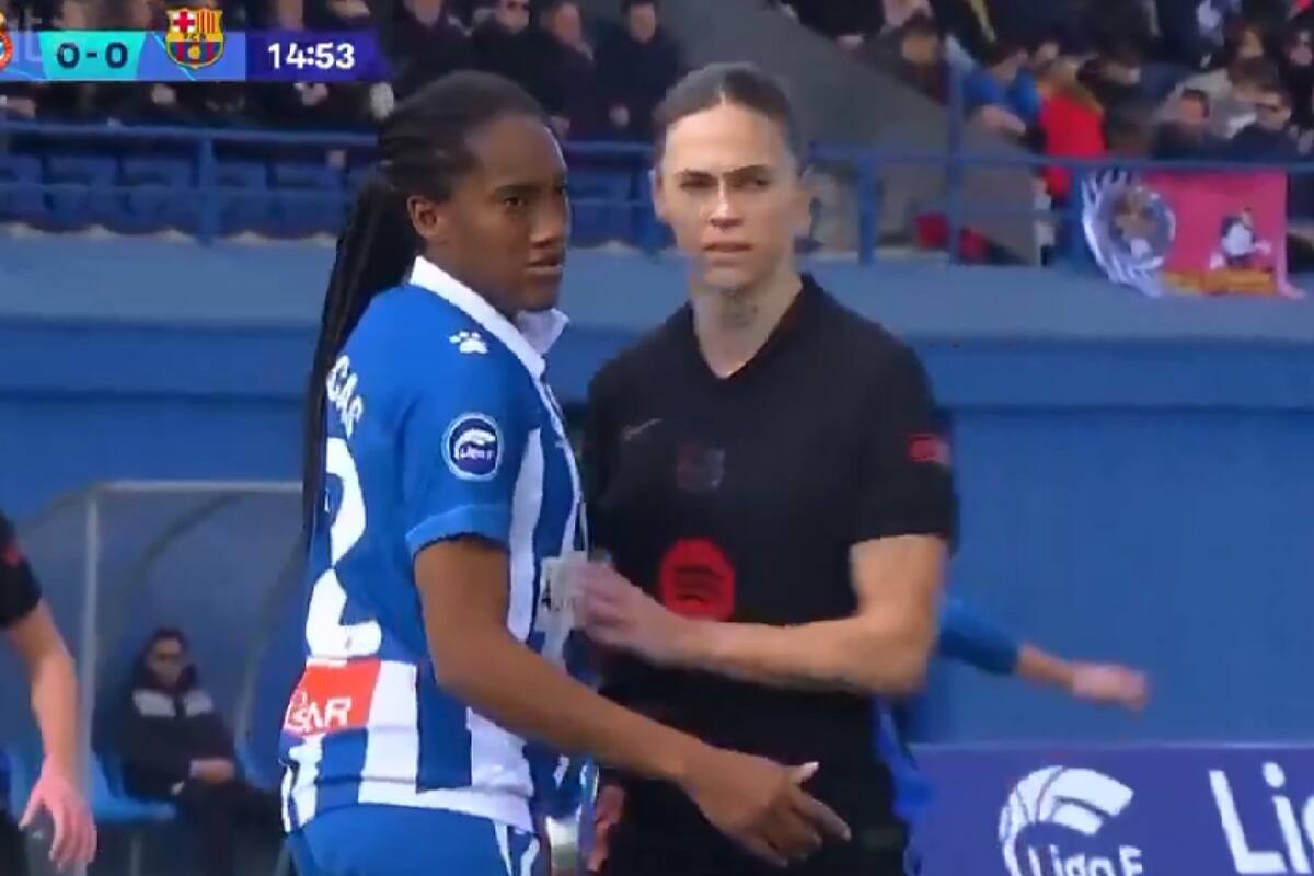 ¡Escándalo en España! Mapi León del Barcelona Femenil es acusada por tocar las partes íntimas de una rival en pleno juego