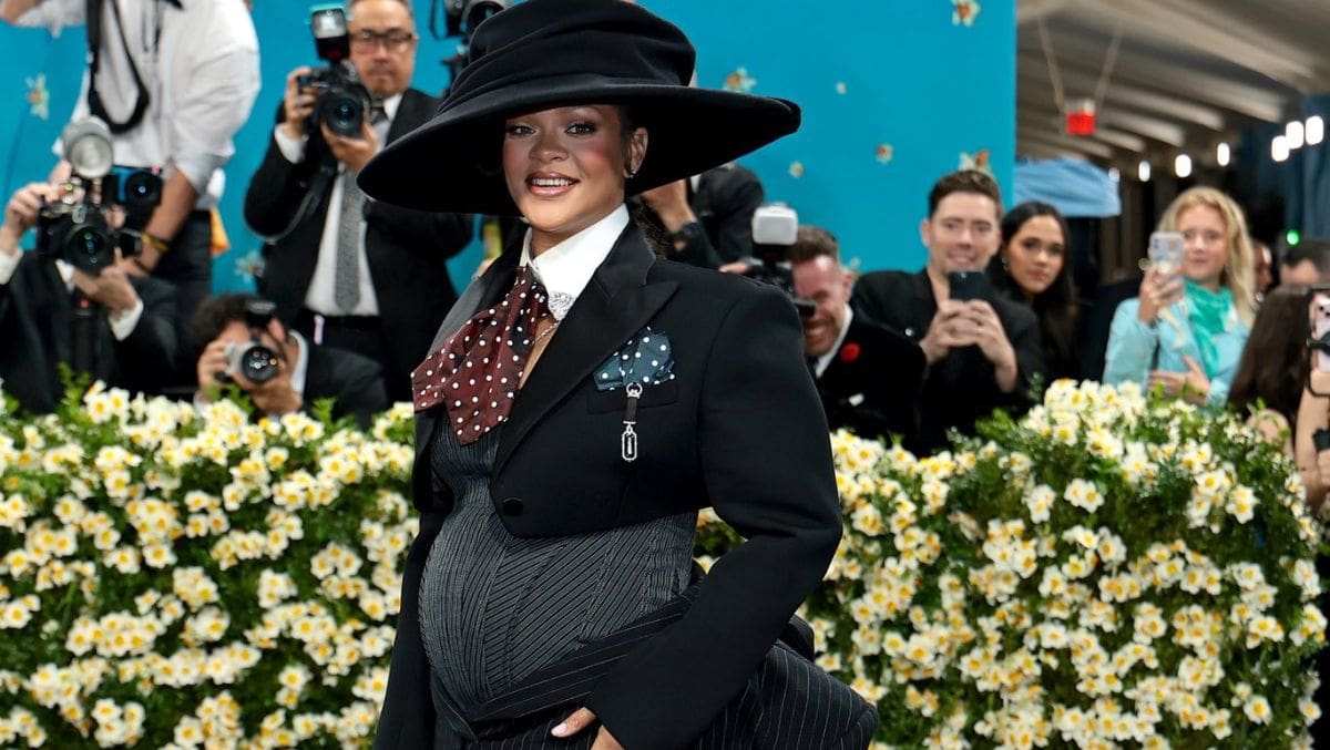 Rihanna anuncia embarazo durante MET Gala 2025 ¿Cuántos hijos tiene y cómo se llaman? / Cuenta de X: @PopCulture2000s
