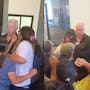 VIDEO: Expulsan a huevazos a exfuncionario de Morena en una reunión sindical en Reynosa tras acusarlo de comentarios misóginos