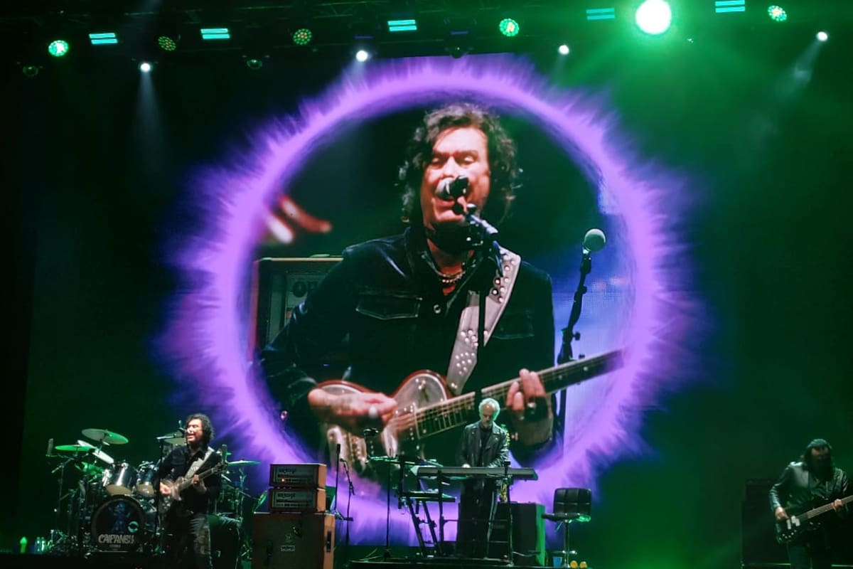 Caifanes hace vibrar la Plaza de Toros de Tijuana ante 20 mil asistentes