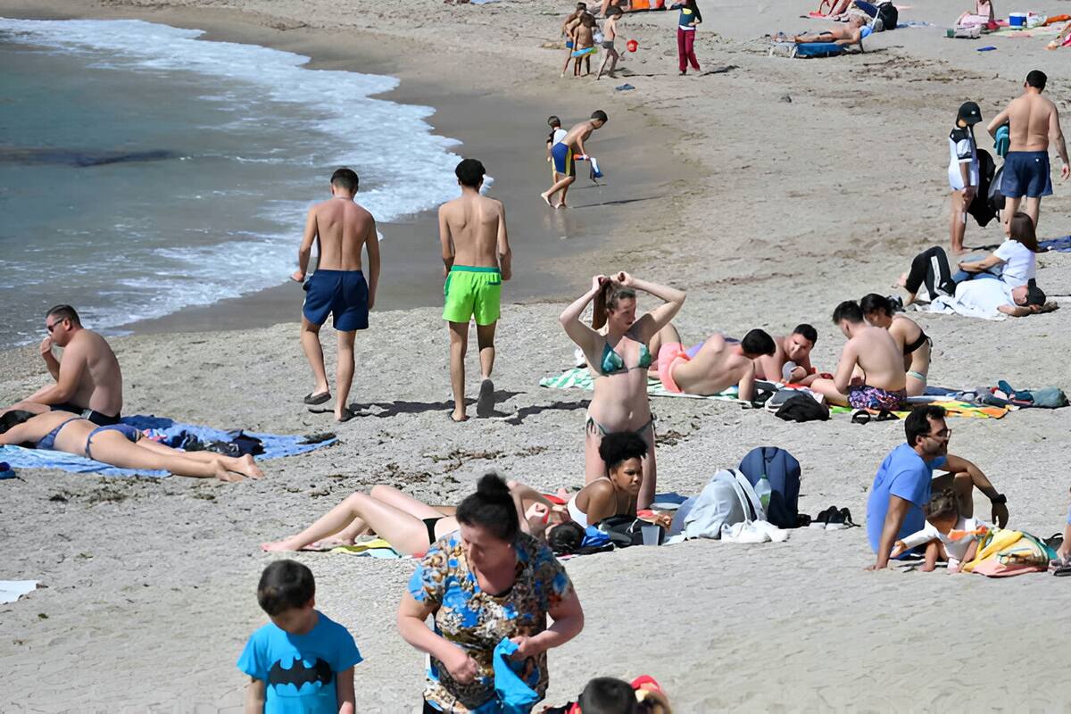 ¡Multas en bikinis! Las reglas de vestimenta en Europa que sorprenden a los turistas