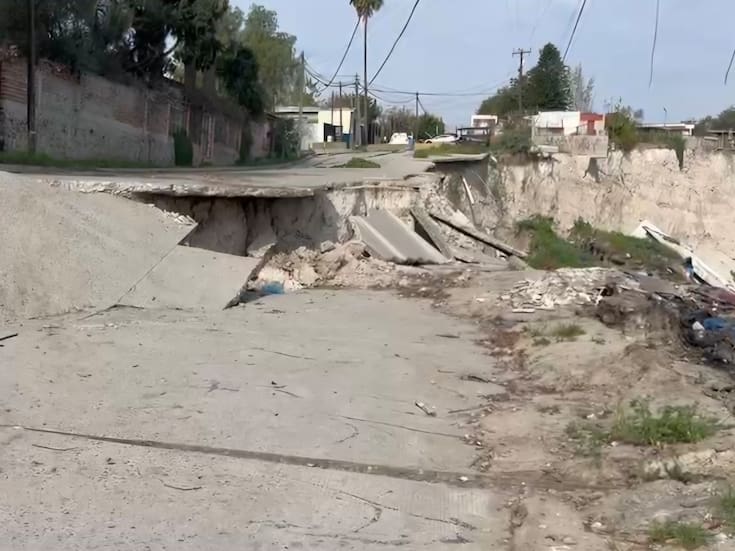 Continúan deslizamientos en la colonia Reforma
