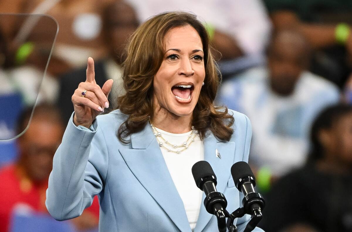 Fotografía del 30 de julio de 2024 de la vicepresidenta de Estados Unidos, Kamala Harris, hablando durante un acto de campaña en Georgia, Atlanta (EE.UU). EFE/EPA/EDWARD M. PIO RODA