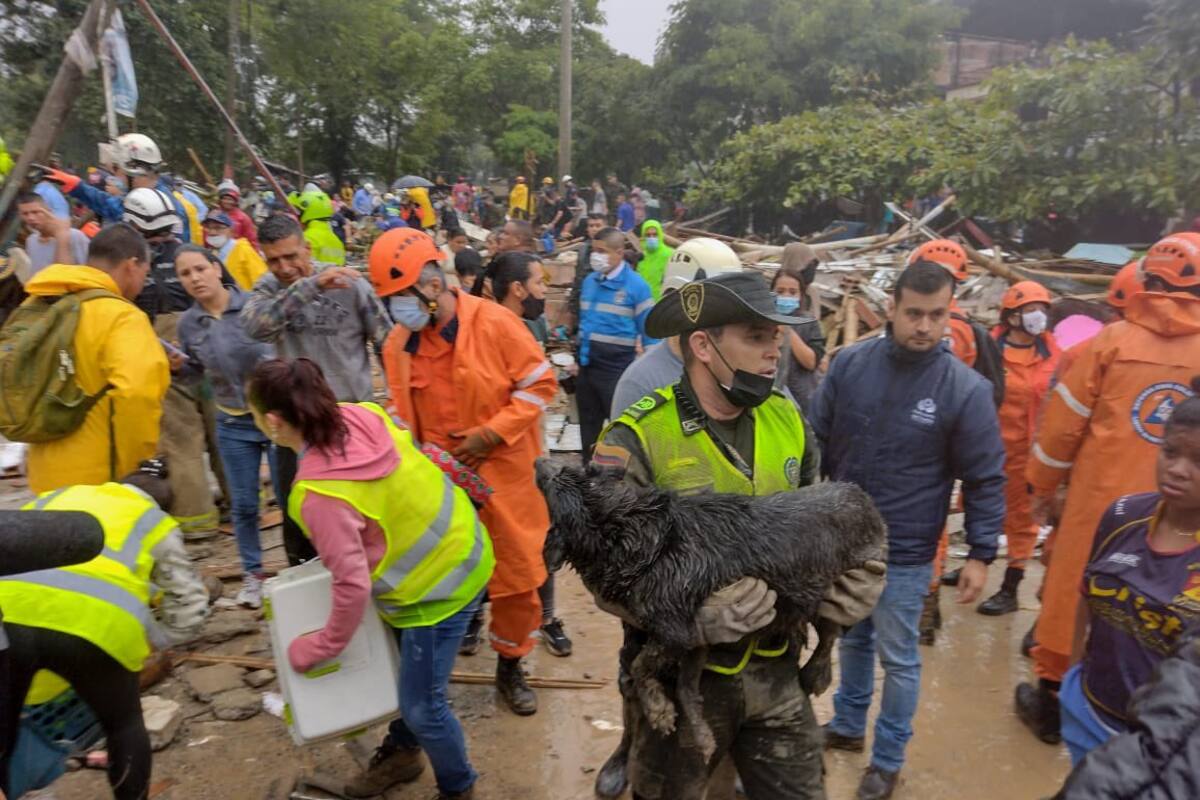 Al menos 14 muertos y 35 heridos tras fuerte deslave en Colombia