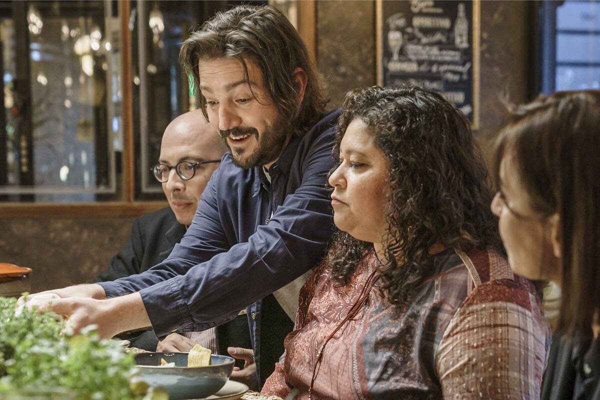 'Pan y circo' de Diego Luna llega a España