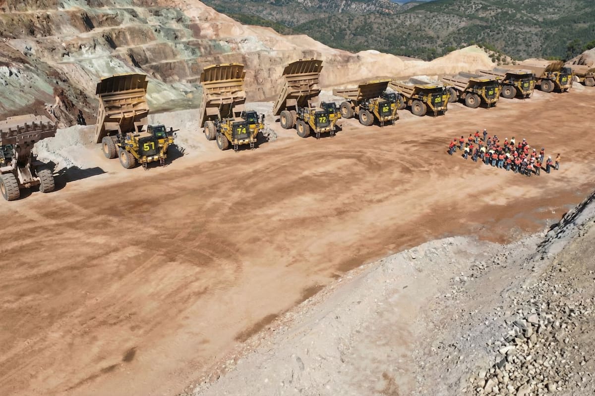 Mineros del Distrito Mulatos protestaron en Sonora por desaparición de 10 trabajadores en Sinaloa; cinco fueron localizados sin vida, según autoridades