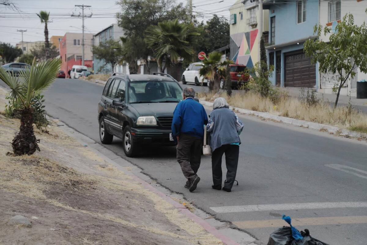 María Luisa y José Armando a su llegada a la casilla ubicada en Villa Fontana.