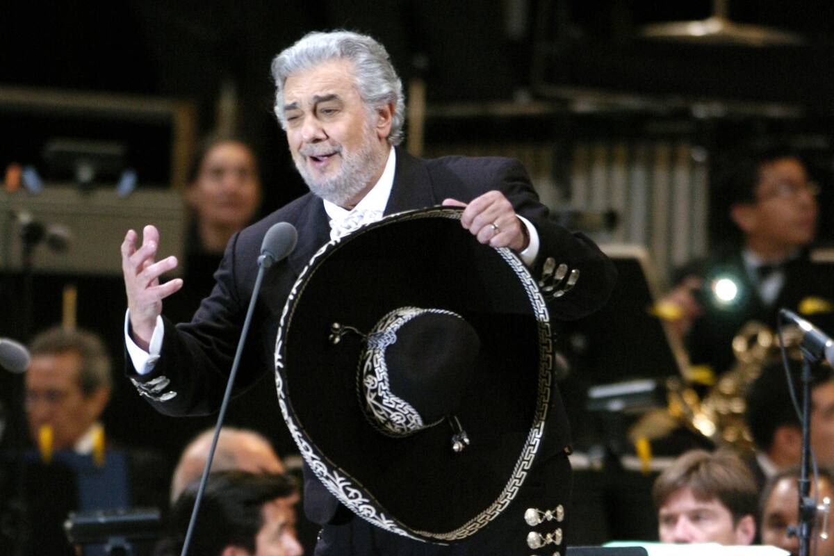 Plácido Domingo enfrenta a la prensa mexicana tras señalamientos de abuso sexual