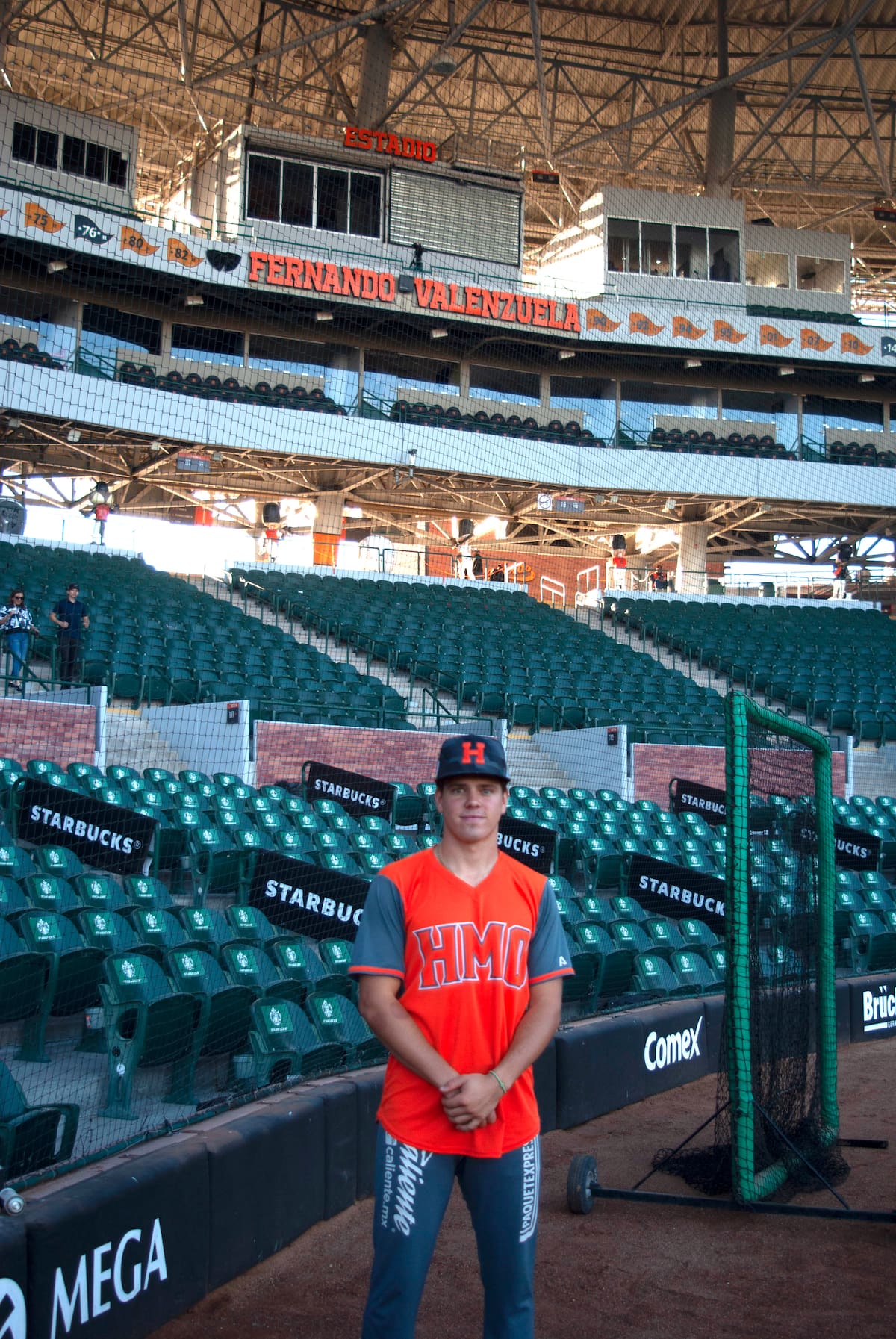 Milan Tolentino en el Estadio Fernando Valenzuela, previo al juego 2 de la serie ante el equipo de Tucson. (Foto: Patrizio Caro)