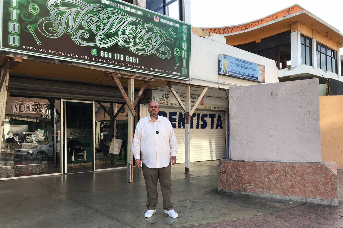 Pide tatuador de Tijuana apoyo de las autoridades para impedir desalojo de su negocio