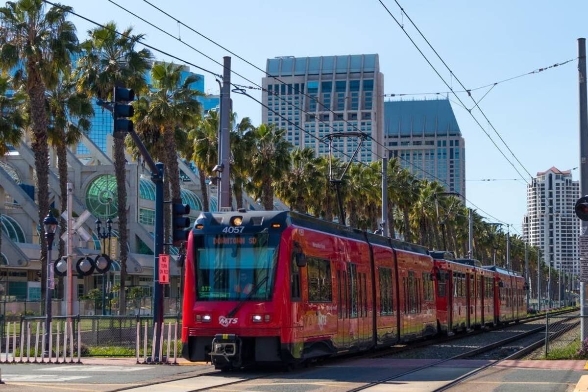 Aumenta número de pasajeros en transporte público en 10 por ciento en San Diego