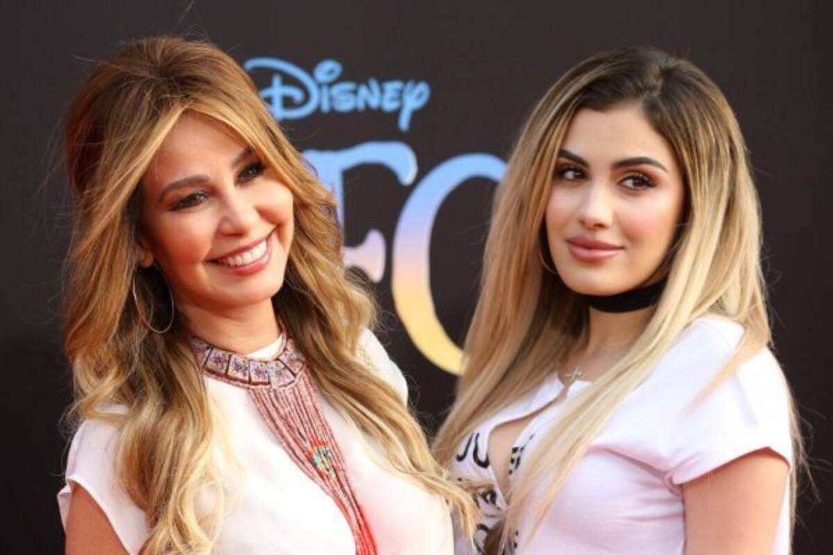 Alexa Dellanos eleva la temperatura