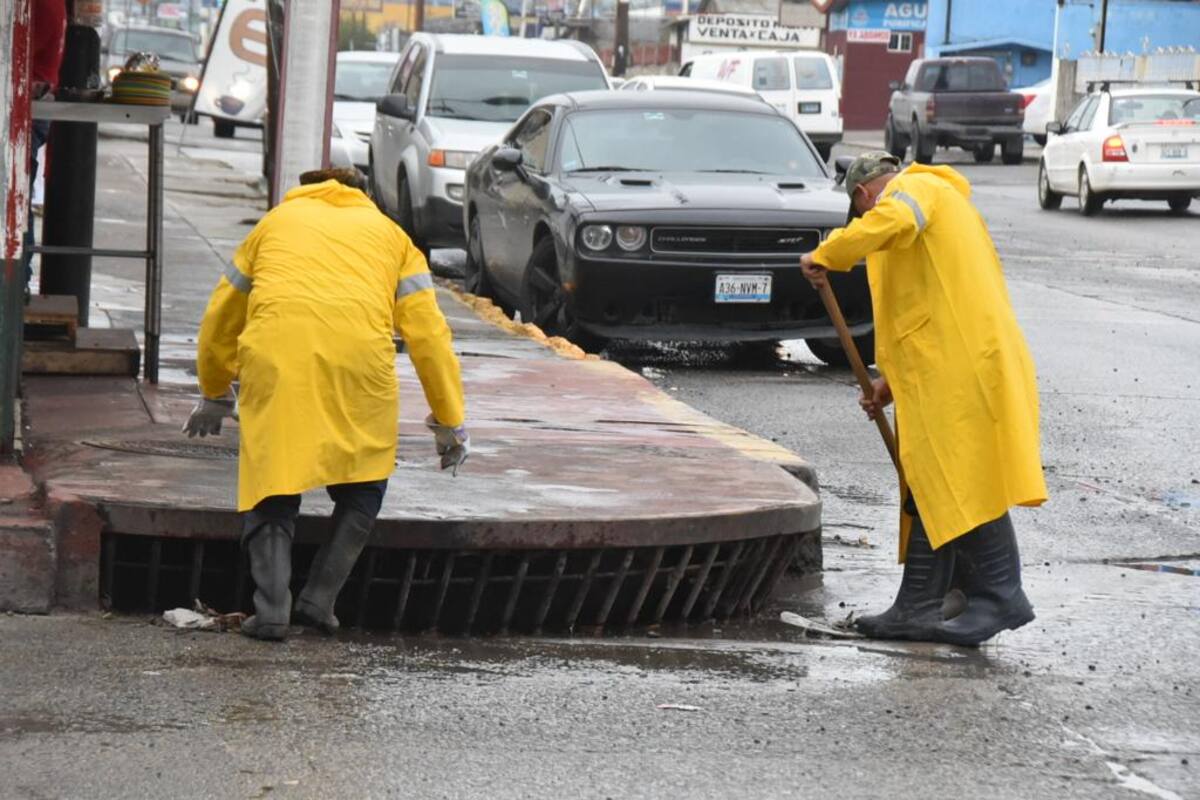 Realiza Gobierno de Ensenada limpieza de alcantarillas