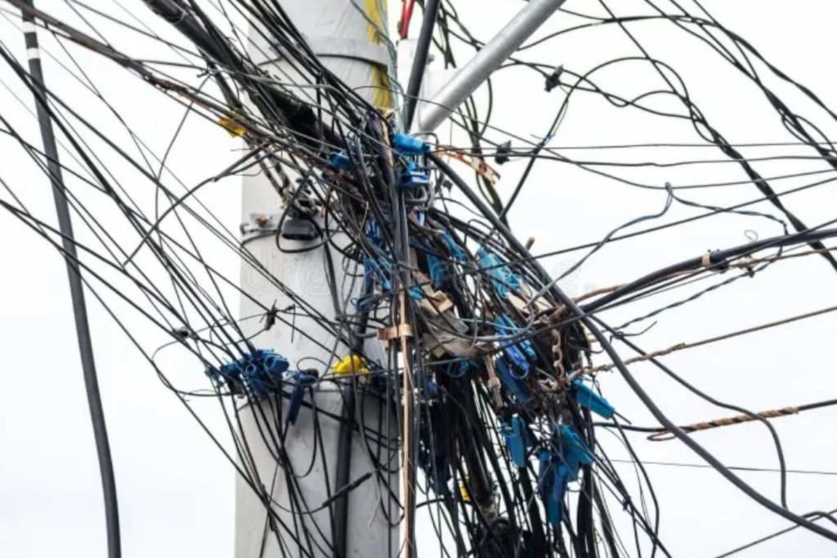Proponen eliminar cableado obsoleto en la CDMX para reducir riesgos y mejorar imagen urbana
