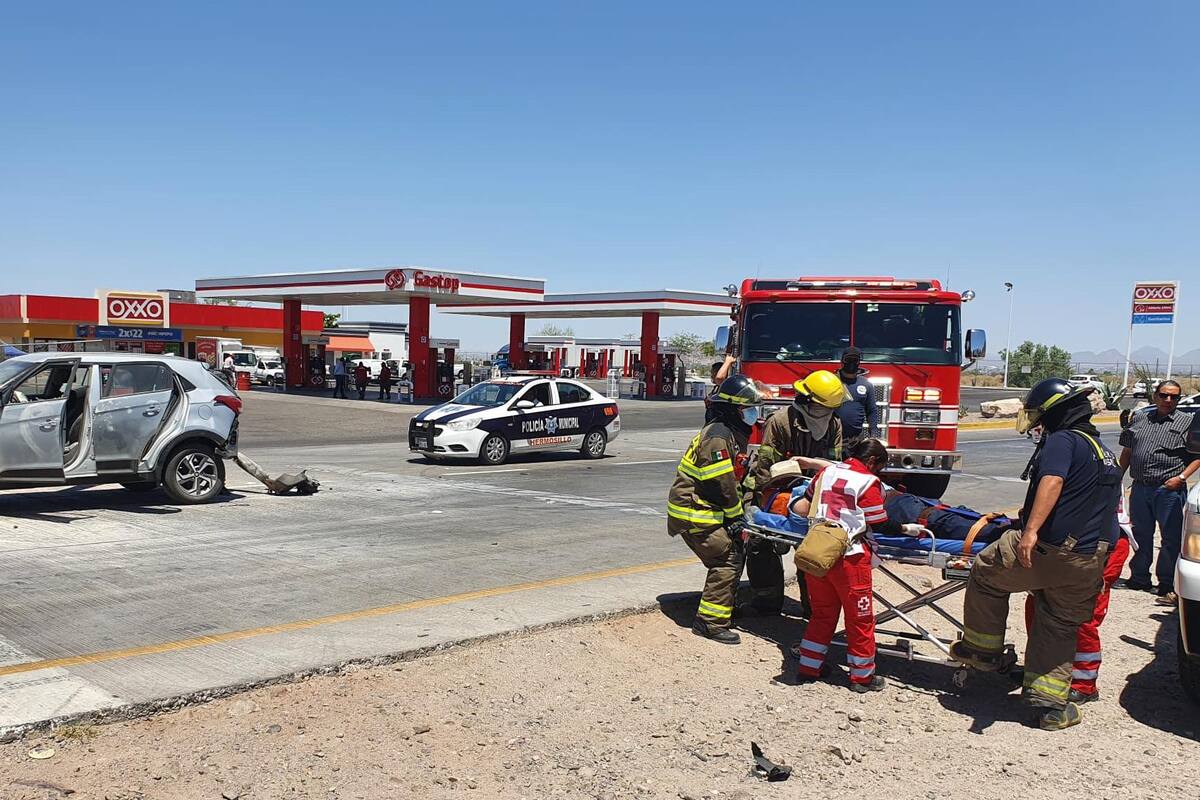 Choque por alcance en carretera Guaymas deja tres lesionados