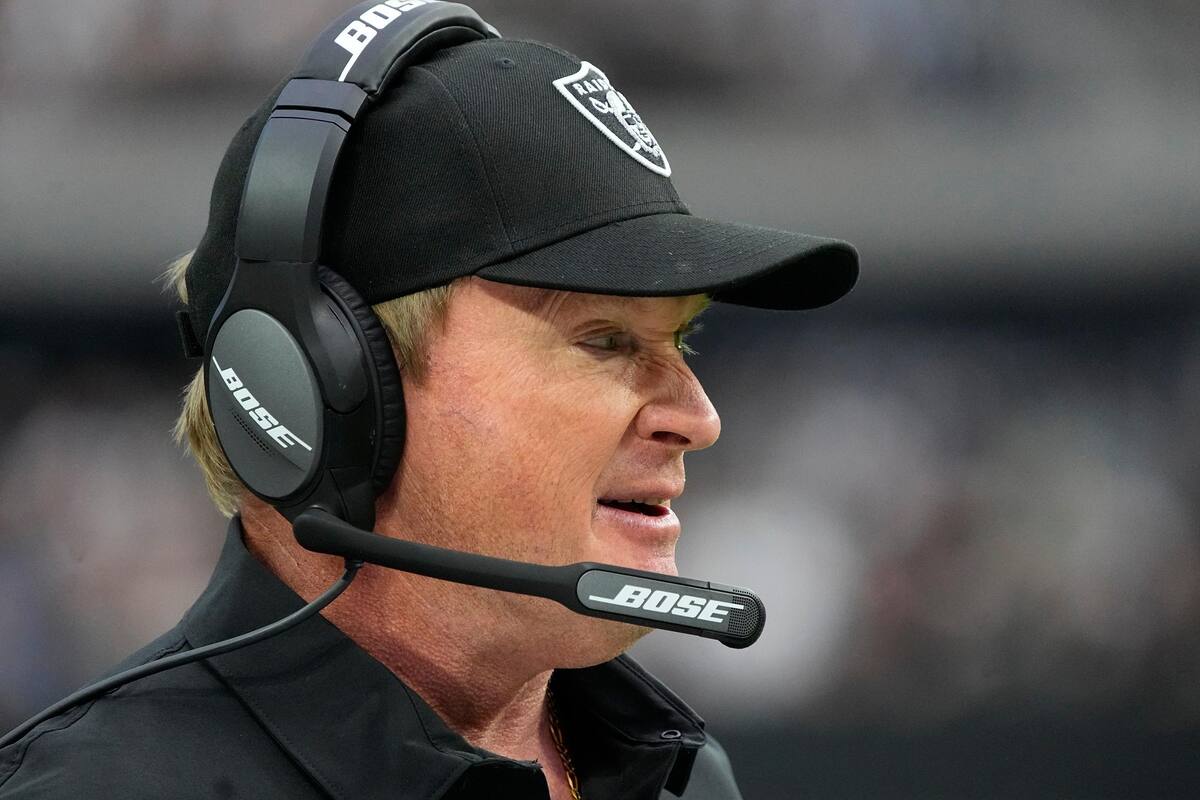NFL: Jon Gruden renuncia a Raiders tras fuertes correos filtrados de racismo, homofobia y misoginia