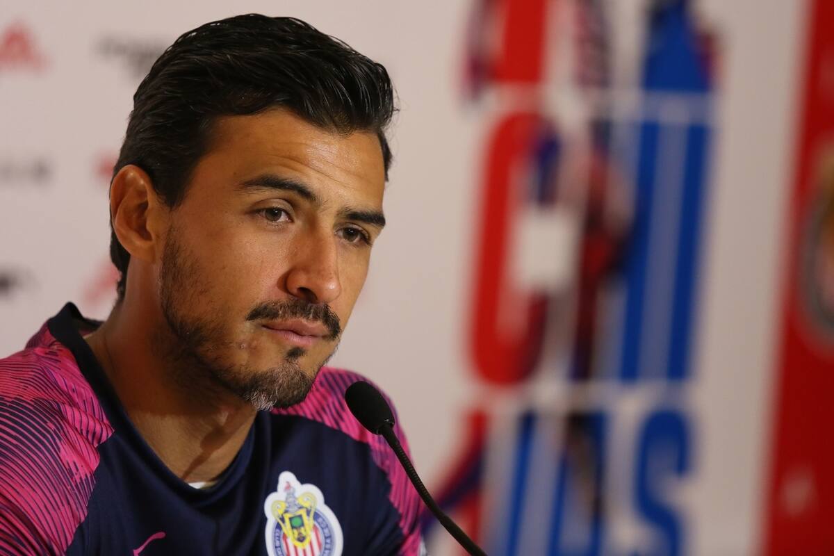 Oswaldo Alanís acusa a ex directivo de Chivas por trato poco ético y humano