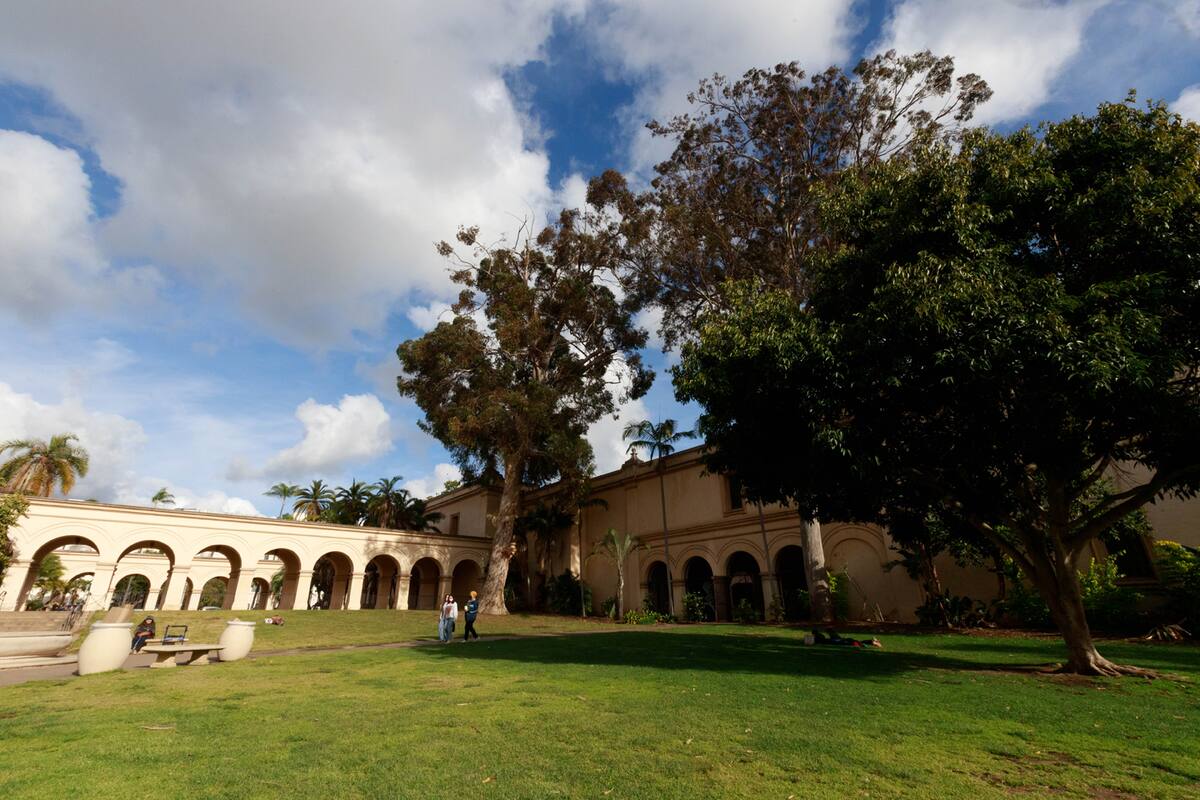 Celebrarán en San Diego el solsticio de invierno con caminata en Balboa Park