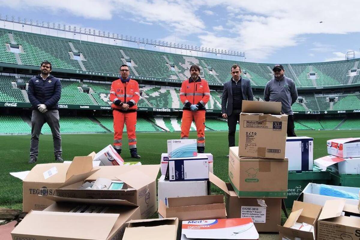 Betis donó su material médico a hospital de Sevilla