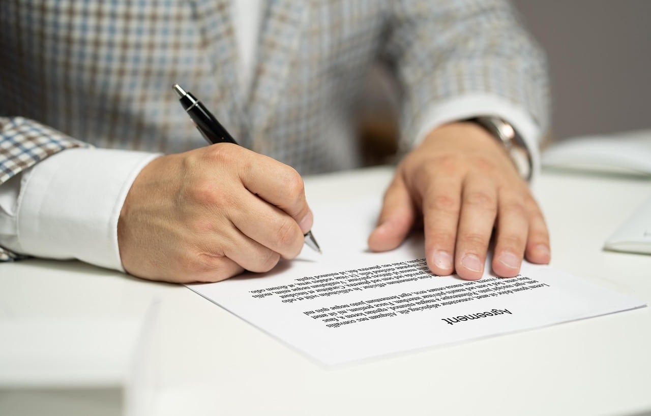 La STPS señala que la PROFEDET puede brindar asesoría jurídica para analizar las condiciones de trabajo y orientar sobre las acciones que correspondan. Foto: Pixabay