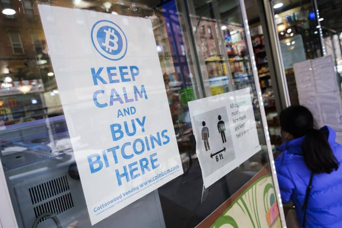 El bitcoin supera los 50 mil dólares y marca un nuevo récord histórico