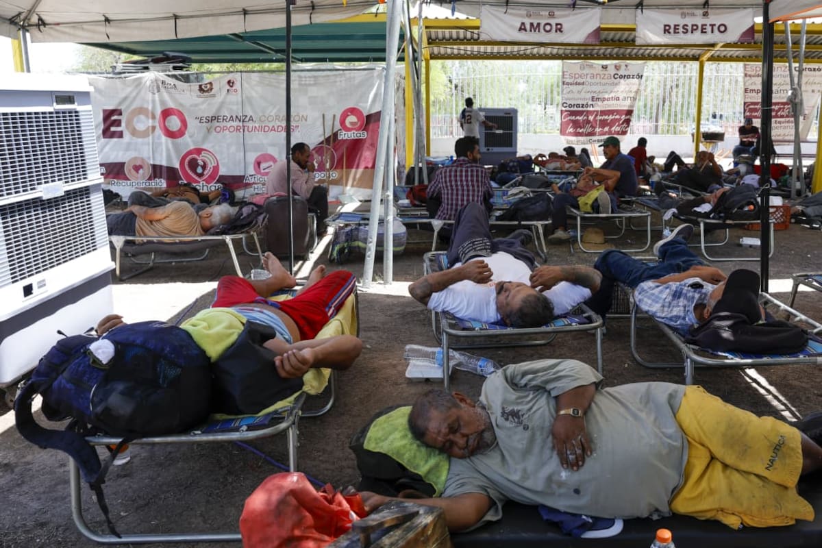 Albergues al límite de espacio por el calor extremo; Mexicali busca refugio ante días de casi 50 grados