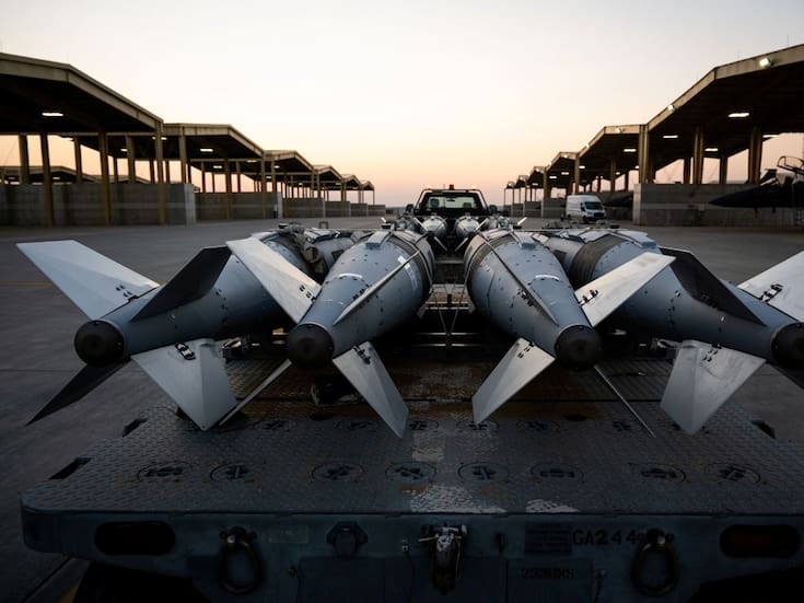 Al menos 5 miembros del ISIS muertos, según observatorio sirio, tras ataques de represalia de Estados Unidos